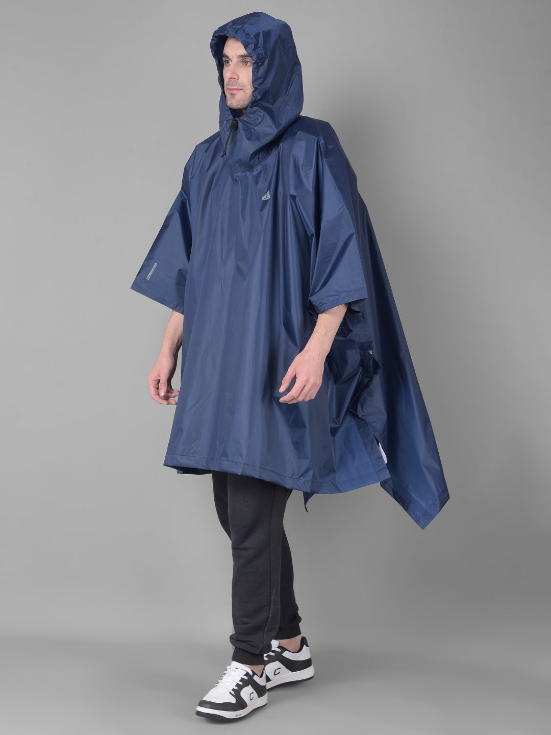GLOBO Navy Unisex Outdoor Lightweight Rain Poncho for Fashionable Waterproof Weather Protection - Navy, Medium